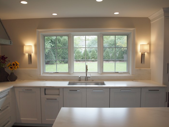 How to decorate above kitchen windows