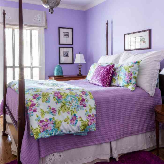 How to decorate purple room