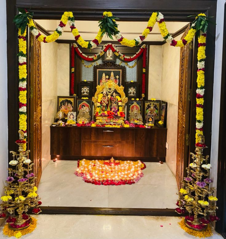 How To Decorate Mandir At Home On Diwali