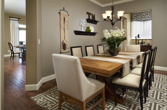 How to decorate a large dining room wall